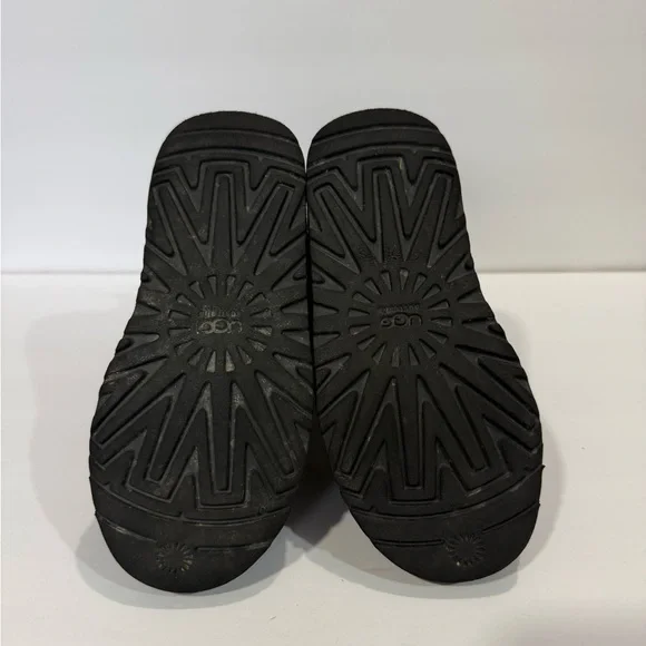 UGG BAILEY BOWS BOOTS FOR LITTLE GIRL - Picture 8 of 9